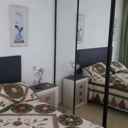 Sunflower Apartment *