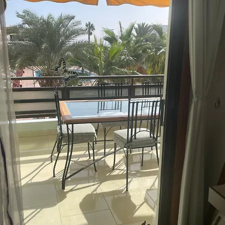 Sunflower Apartment *